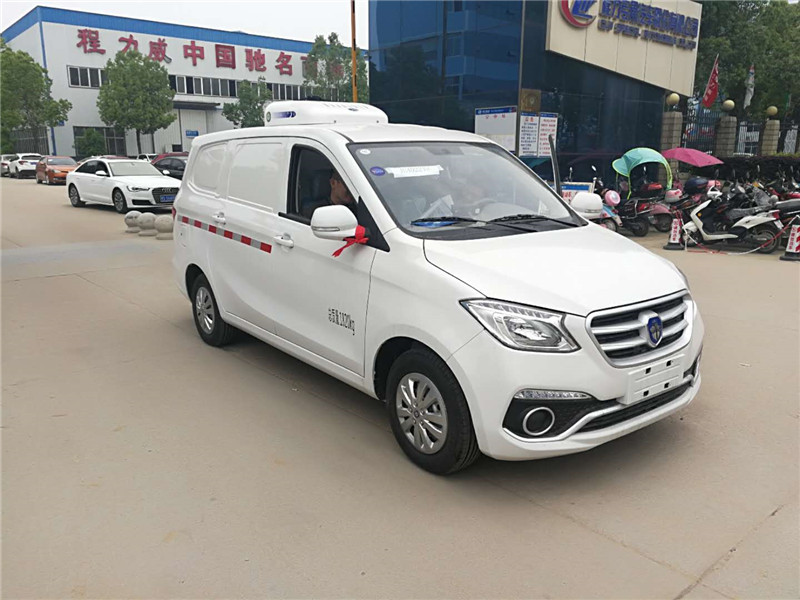 1545721817916548.jpg 福田IX5國(guó)五面包冷藏車 (8).jpg